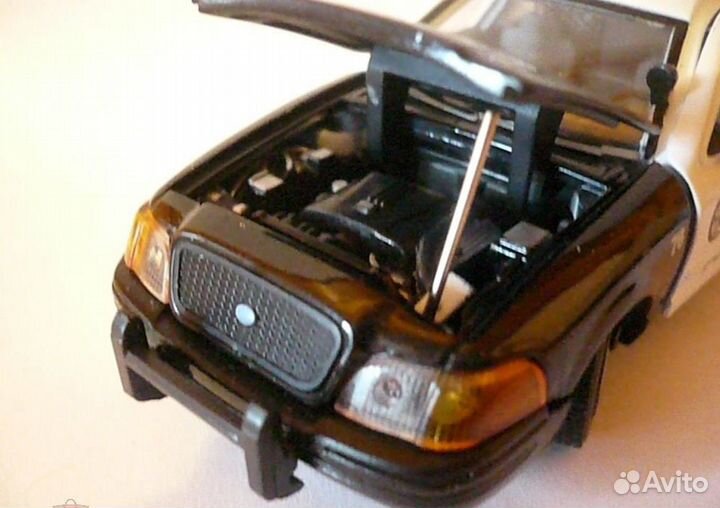 Gearbox.ford crown victoria.Glendale police 911.1: