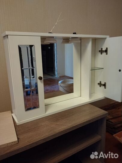 Шкафчик для ванной навесной с зеркалом