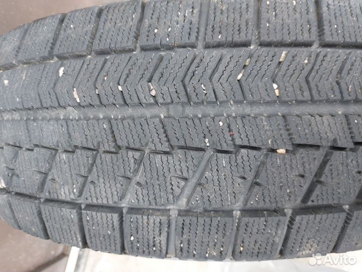 Bridgestone Blizzak VRX 215/65 R16