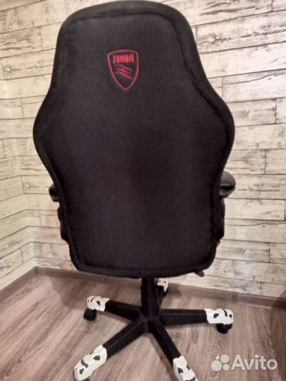 Компьютерное кресло Zombie 10