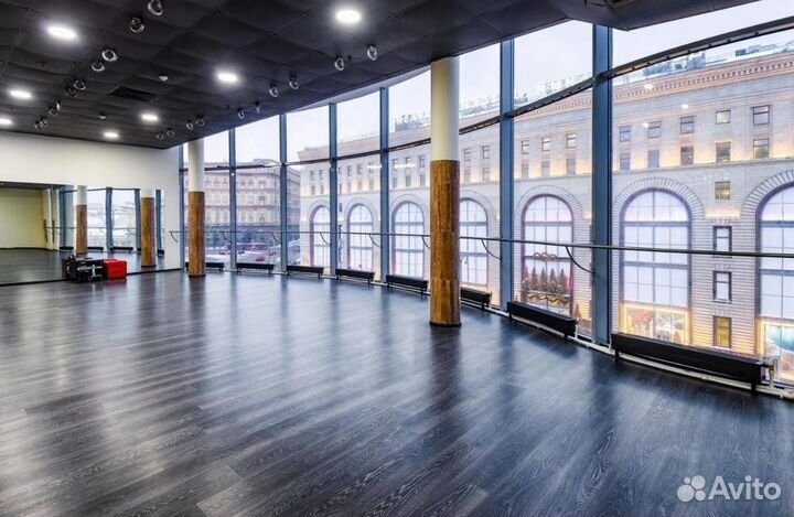 Школа танцев/жилой массив/большая проходимость/пан