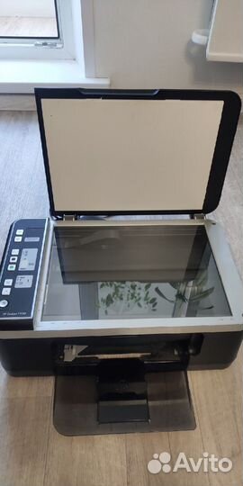 Цветной струйный принтер-сканер HP DeskJet F4180