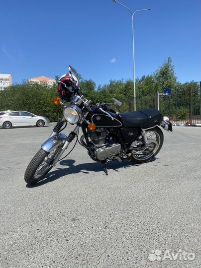Yamaha SR400