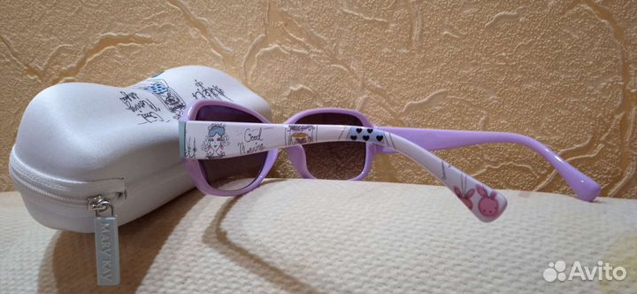 Очки солнцезащитные бренда Мэри Кей, Новые