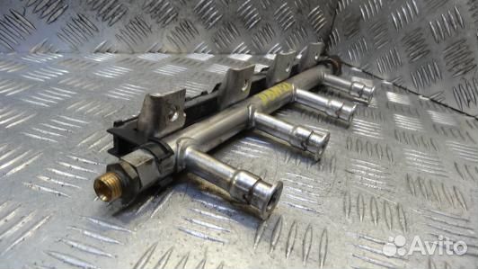 Топливная рампа бензиновая skoda fabia 2 (DBN21TJ0