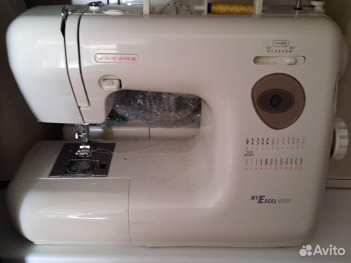 Швейная машина Janome