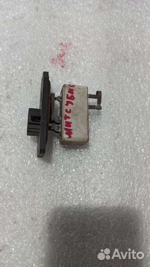 Резистор отопителя Mitsubishi Charisma