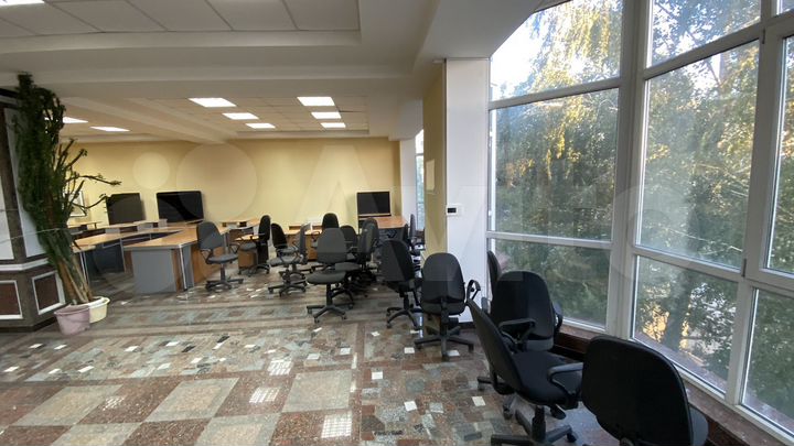 Офис, 315 м² с мебелью и парковкой