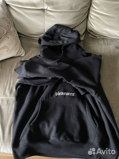 Худи черная pleasures