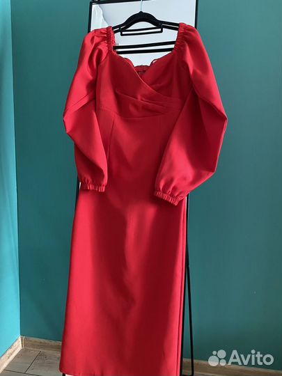 Платье красное миди
