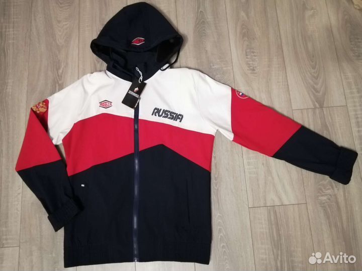 Новый спортивный костюм Россия