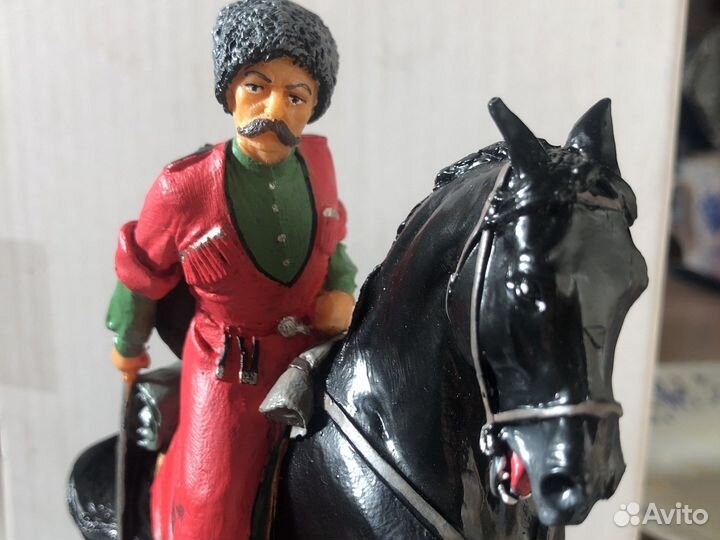 Статуэтка полистоун