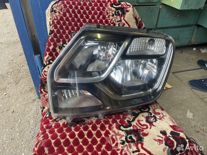 Фара renault duster левая