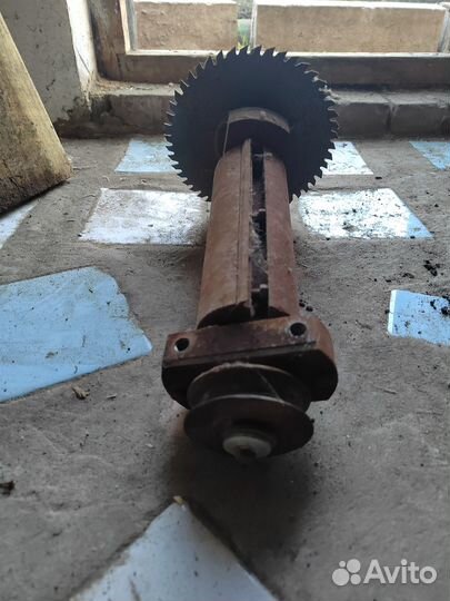 Вал для фуганка и циркулярной пилы