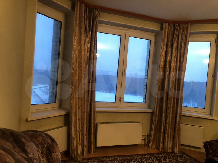 2-к. квартира, 70 м², 9/17 эт.