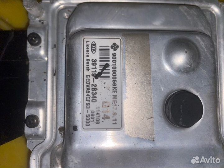 Блок управления двигателем Kia Ceed ED 2011