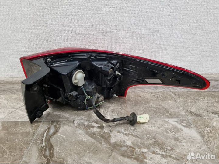 Фонарь наружный задний левый Mitsubishi Outlander