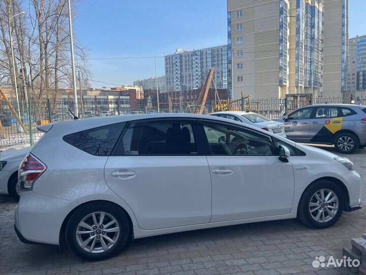 Toyota Prius Alpha 1.8 CVT, 2015, 161 000 км