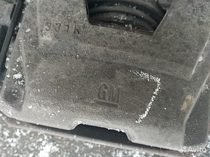 Передний суппорт Opel Astra J 2014