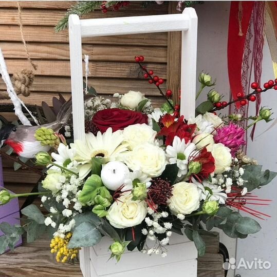 Деревянная корзинка для цветов и подарков