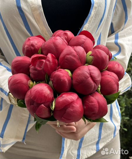 Цветы,шары,игрушки и товары для праздника