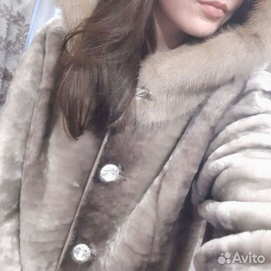 Шуба мутоновая с капюшоном