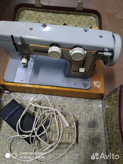 Швейная машина Чайка 3