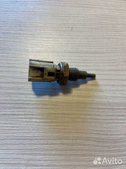 Датчик температуры Toyota Rav 4