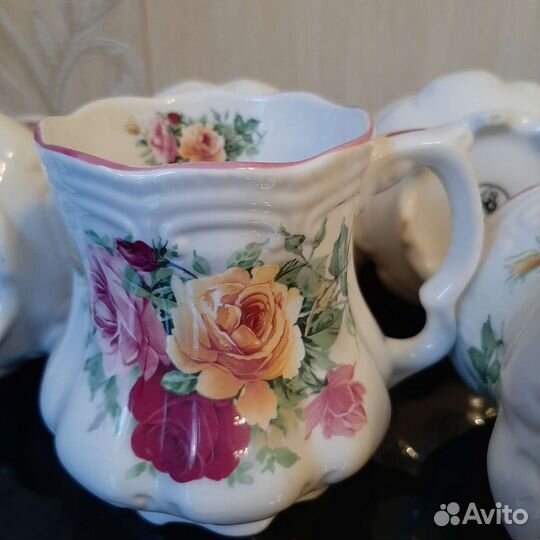 Кружки из костяного фарфора оригинальной формы