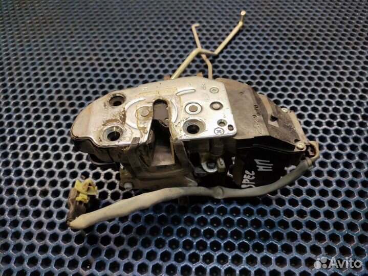 Замок передний правый kia spectra