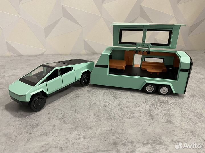 Машинка Тесла Кибертрак с Автодомом