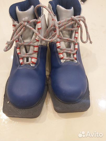 Лыжные ботинки