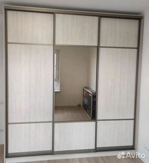 Современный шкаф купе