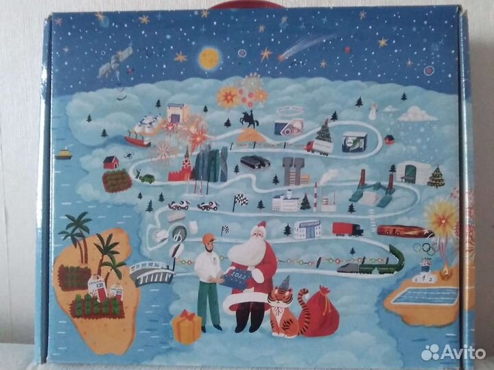 Коробка подарочная новогодняя