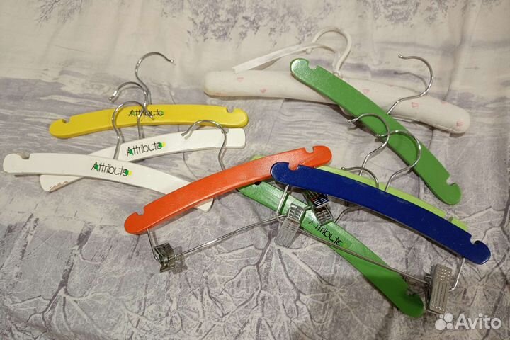 9 детских вешалок дерево (цена за всё)