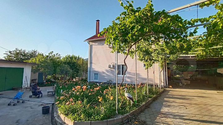 Дом 328 м² на участке 7 сот.