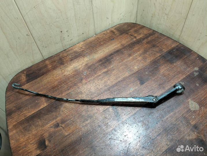 Поводок дворников правый Kia Rio 1