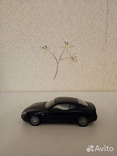 Модель машины Maserati Coupe Deagostini 1:43