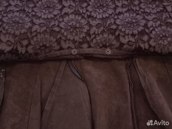 Стильная юбка из натуральной кожи с кружевом