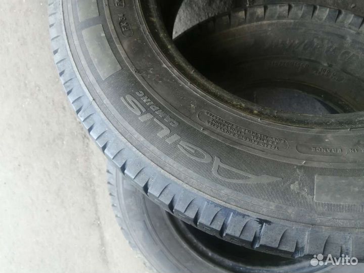 Michelin Agilis Camping 215/70 R15