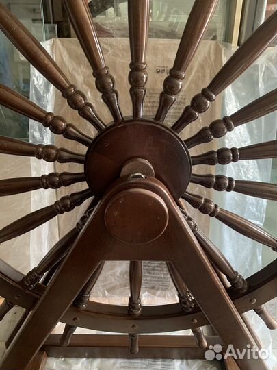 Штурвал корабельный (предмет интерьера)