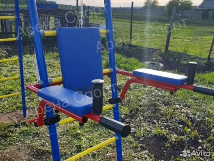 Уличный спортивный комплекс