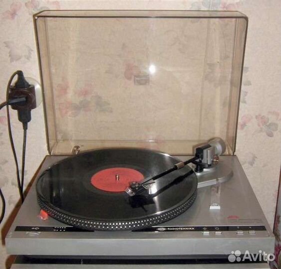 Виниловый проигрыватель Ария 102