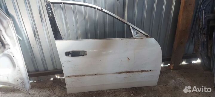 Дверь передняя правая на Nissan Skyline v35