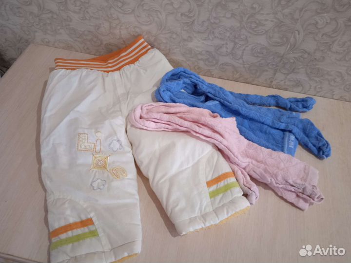 Пакет одежды и игрушек для малышей