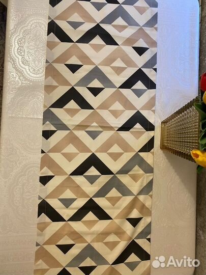 Дорожка на стол из текстиля