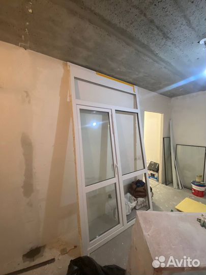 Балконная дверь с окном