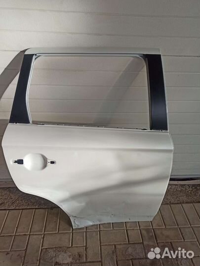 Дверь правая задняя на outlander 3