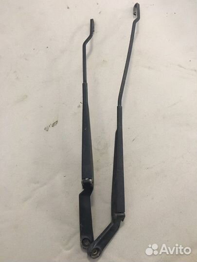 Поводок стеклоочистителя Skoda Octavia A4 (1931)