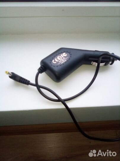 Автомобильное зарядное устройство для навигатора